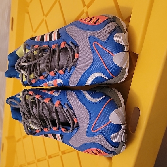 Adidas Torsion Sneakers - Picture 12 of 13